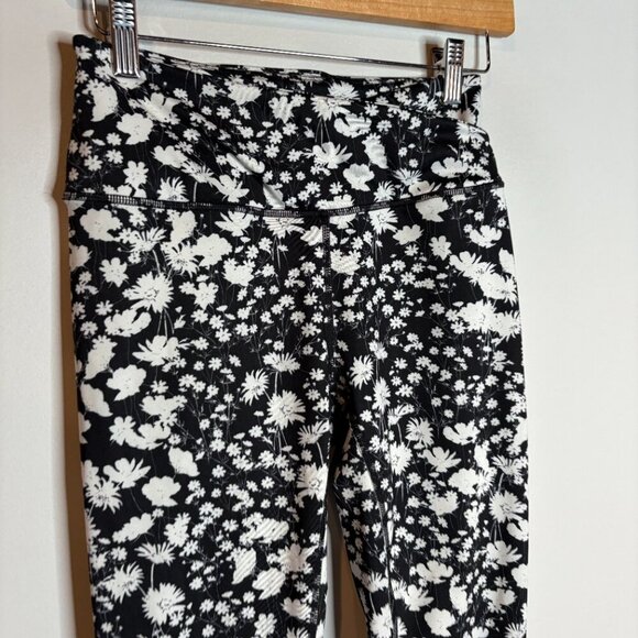FP Movement Printed Lose Control Wrap Leggings Black & White Floral - Picture 3 of 7